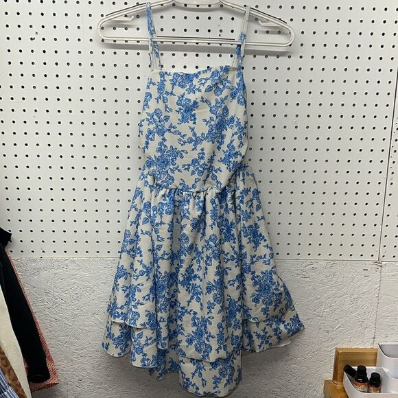 Knit Blue and White Casual Floral Sundress with 2 layer skirt and fitted bodice - Picture 10 of 16